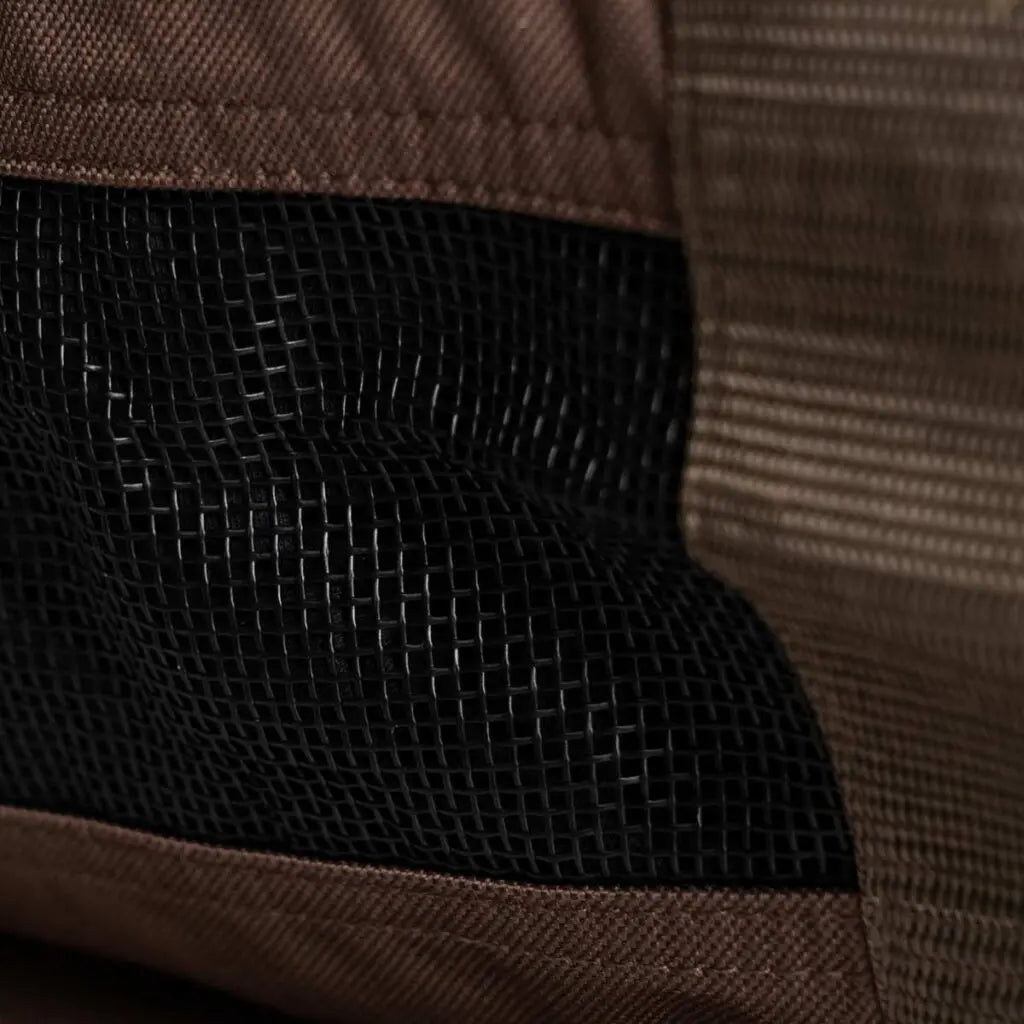 Protect your decoys and keep cords and weights separate with the Hard Core 12-slot bag. Durable, reinforced construction ensures your decoys will be protected for years of use. This bag also features bottom grommets for drainage and air circulation An adj