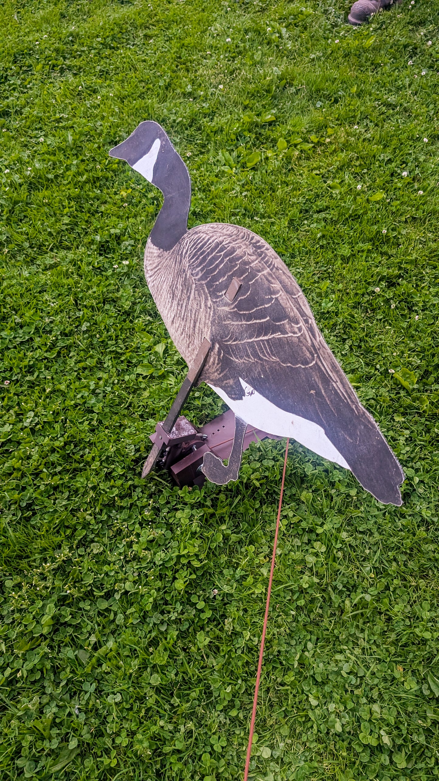 Take your decoy spread to the next level with the Silo Adapter Kit, built to seamlessly integrate your Spread Edge Flagger System with both wire and wooden stake-style silo decoys. Whether you're running a lightweight silhouette spread or mixing in full-b